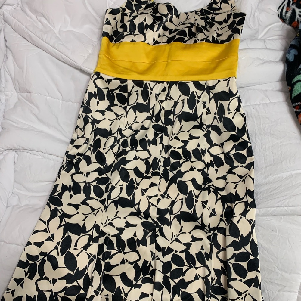 Donna Ricco Strapless Black and Cream Leaf-Print Dress with Yellow Waistband